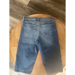 Gloria Vanderbilt Blue Bermuda Jeans Shorts. Size 10